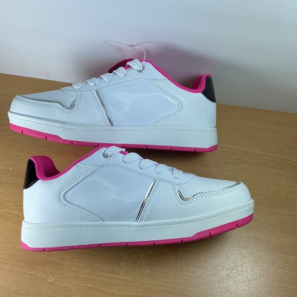 Barbie Limited Edition Kid’s Sneakers Size 4Y - Picture 8 of 13